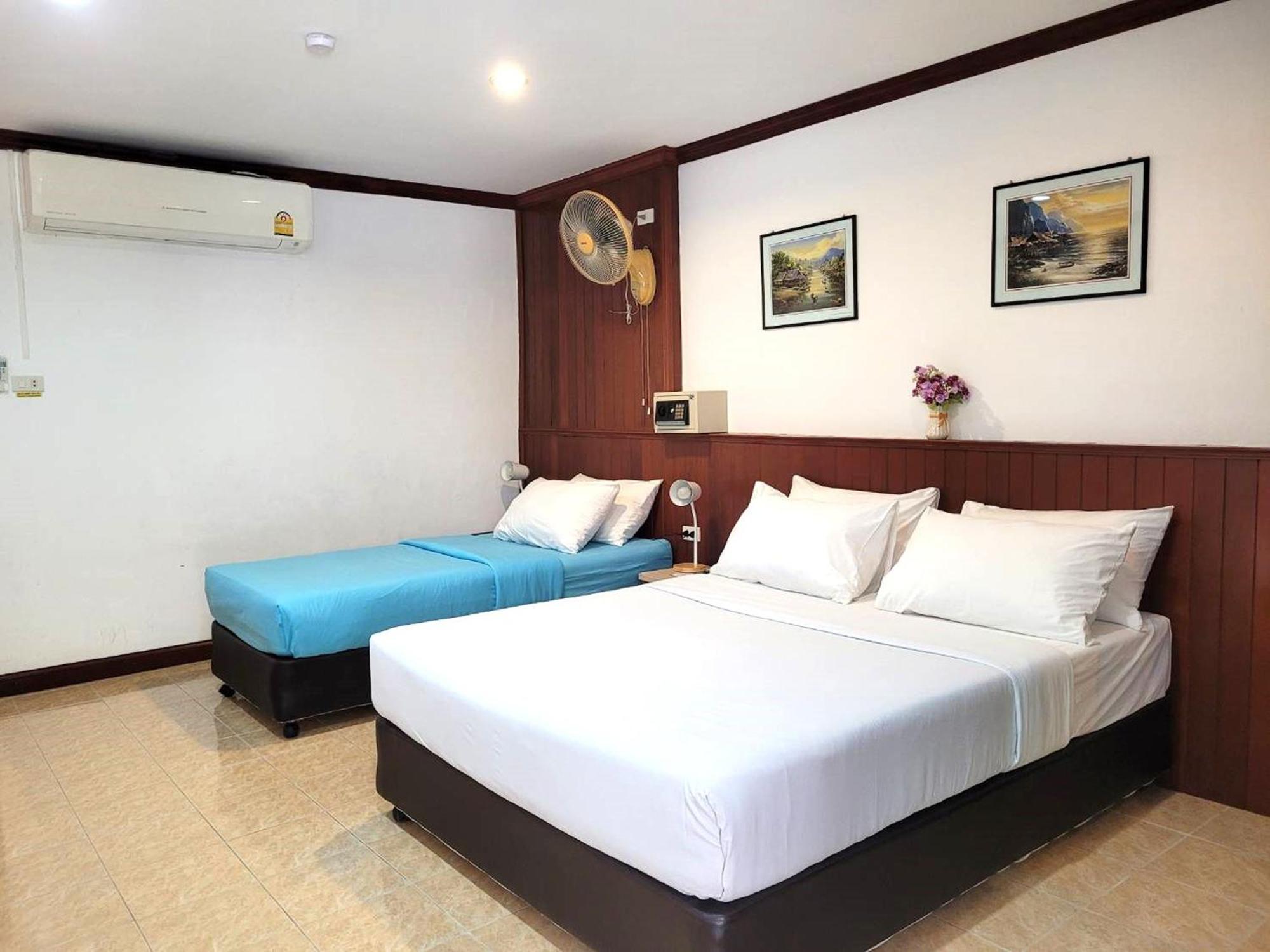 Rabbit Mansion Patong Hotel Exterior photo