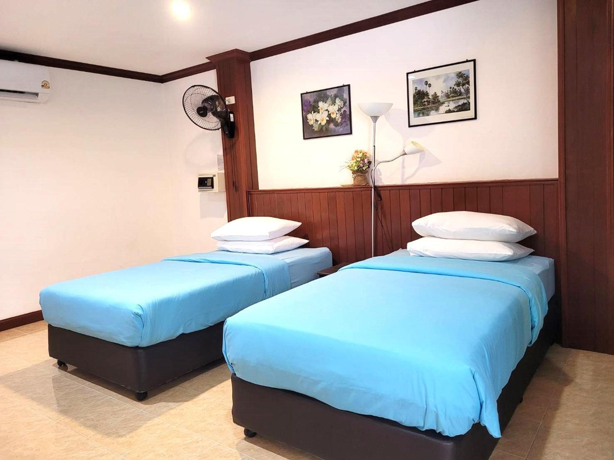 Rabbit Mansion Patong Hotel Exterior photo