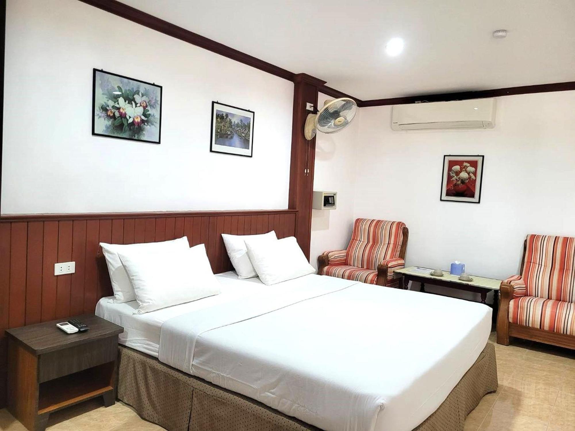 Rabbit Mansion Patong Hotel Exterior photo