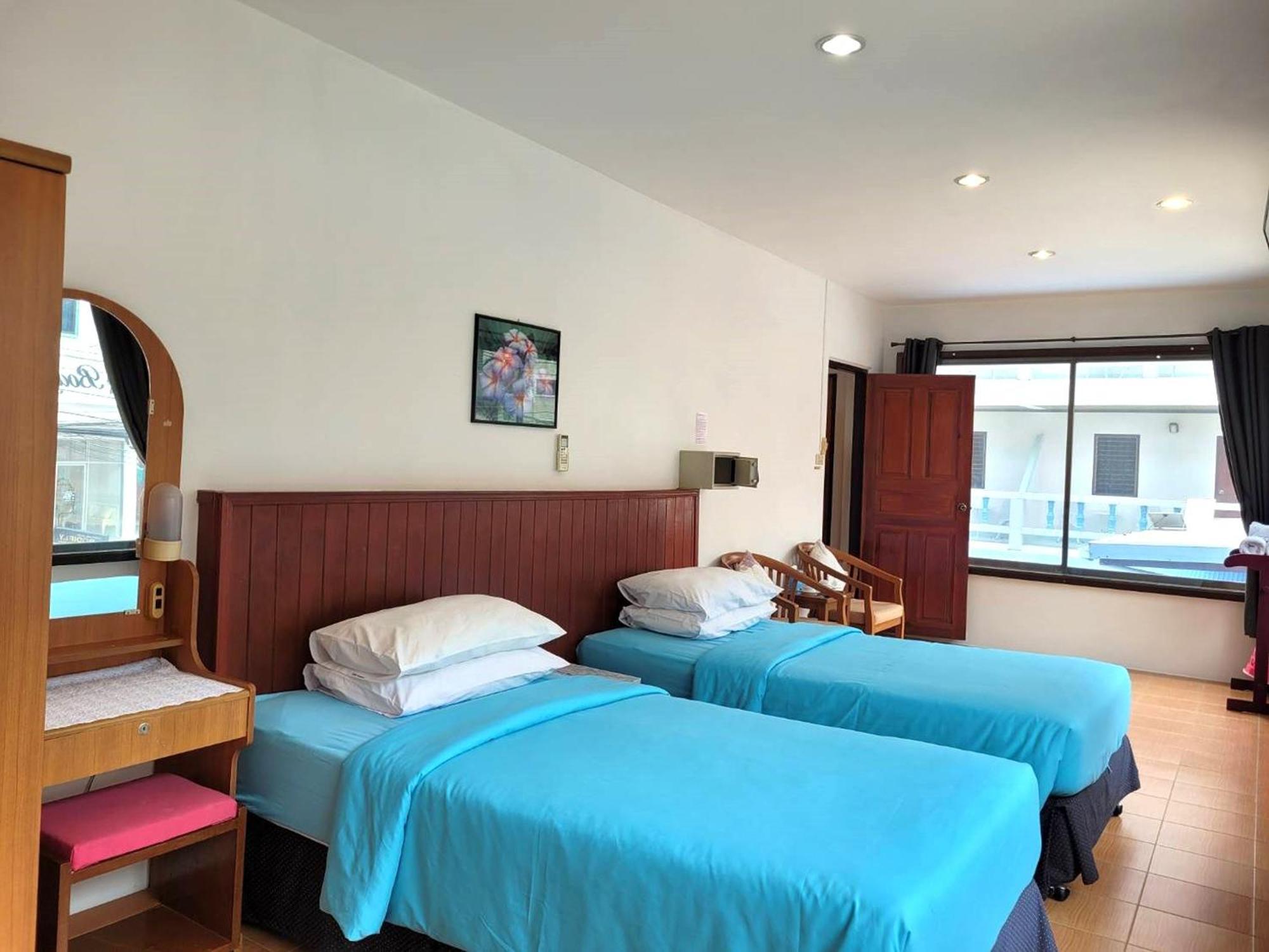 Rabbit Mansion Patong Hotel Exterior photo