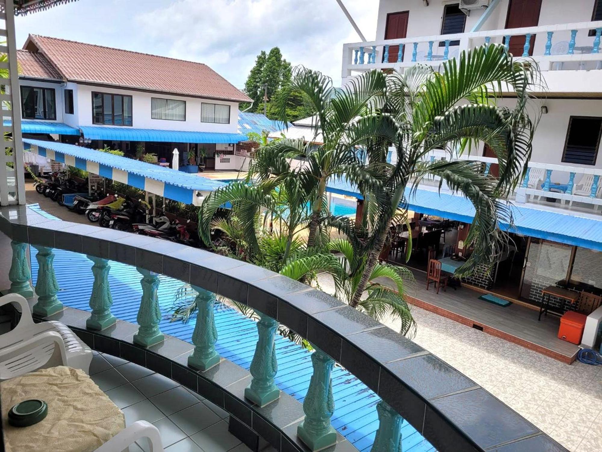Rabbit Mansion Patong Hotel Exterior photo