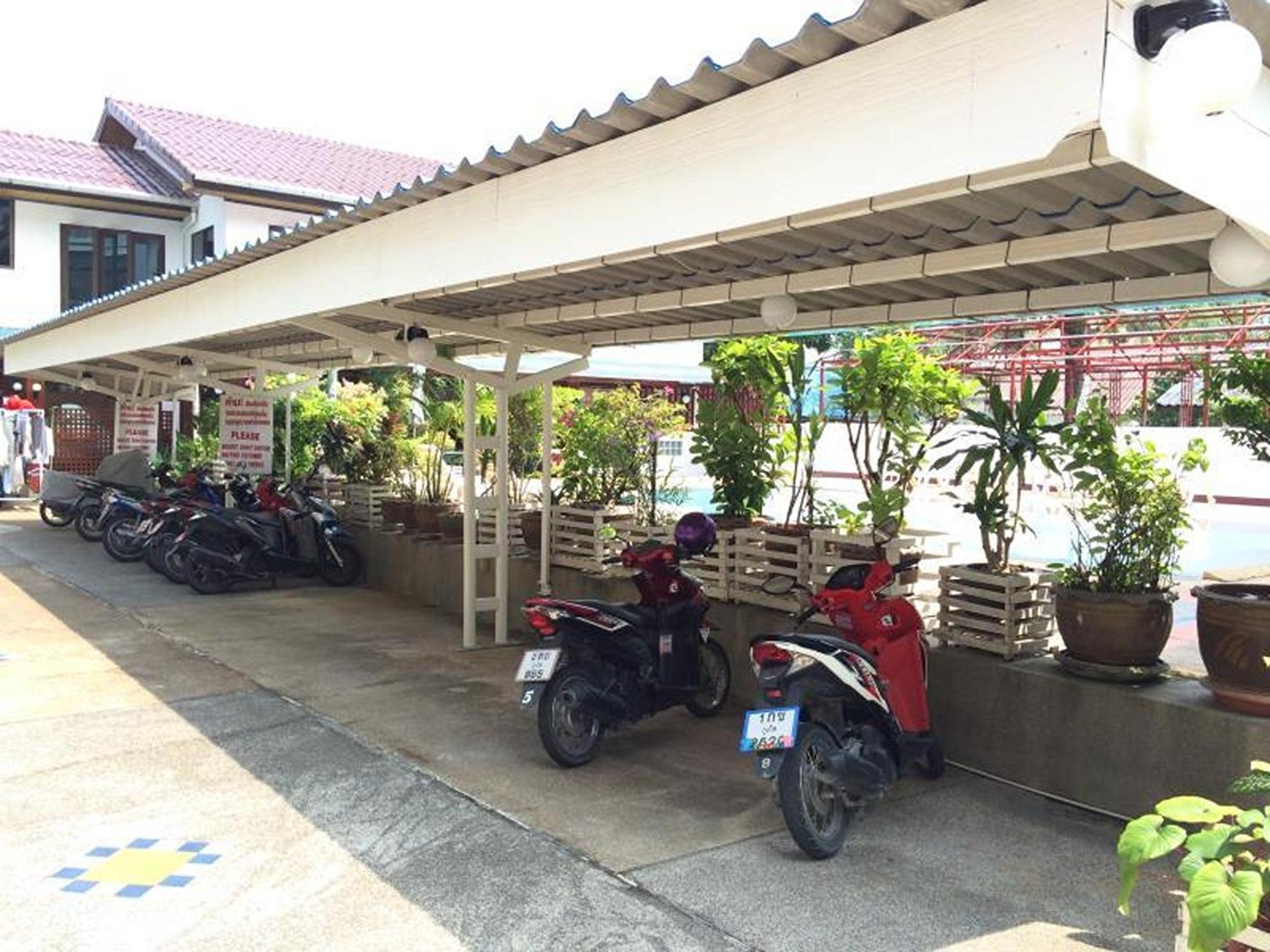 Rabbit Mansion Patong Hotel Exterior photo