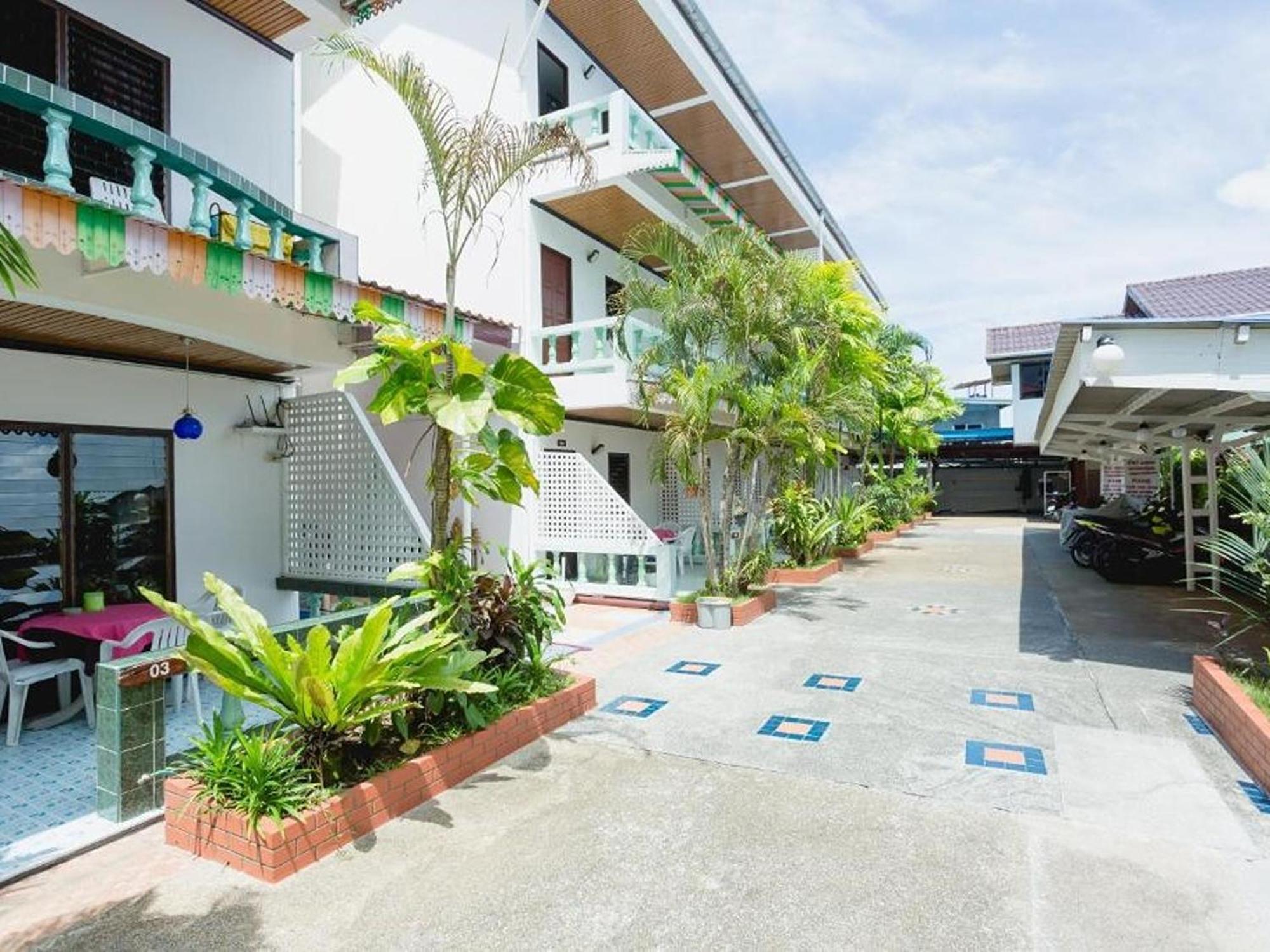 Rabbit Mansion Patong Hotel Exterior photo