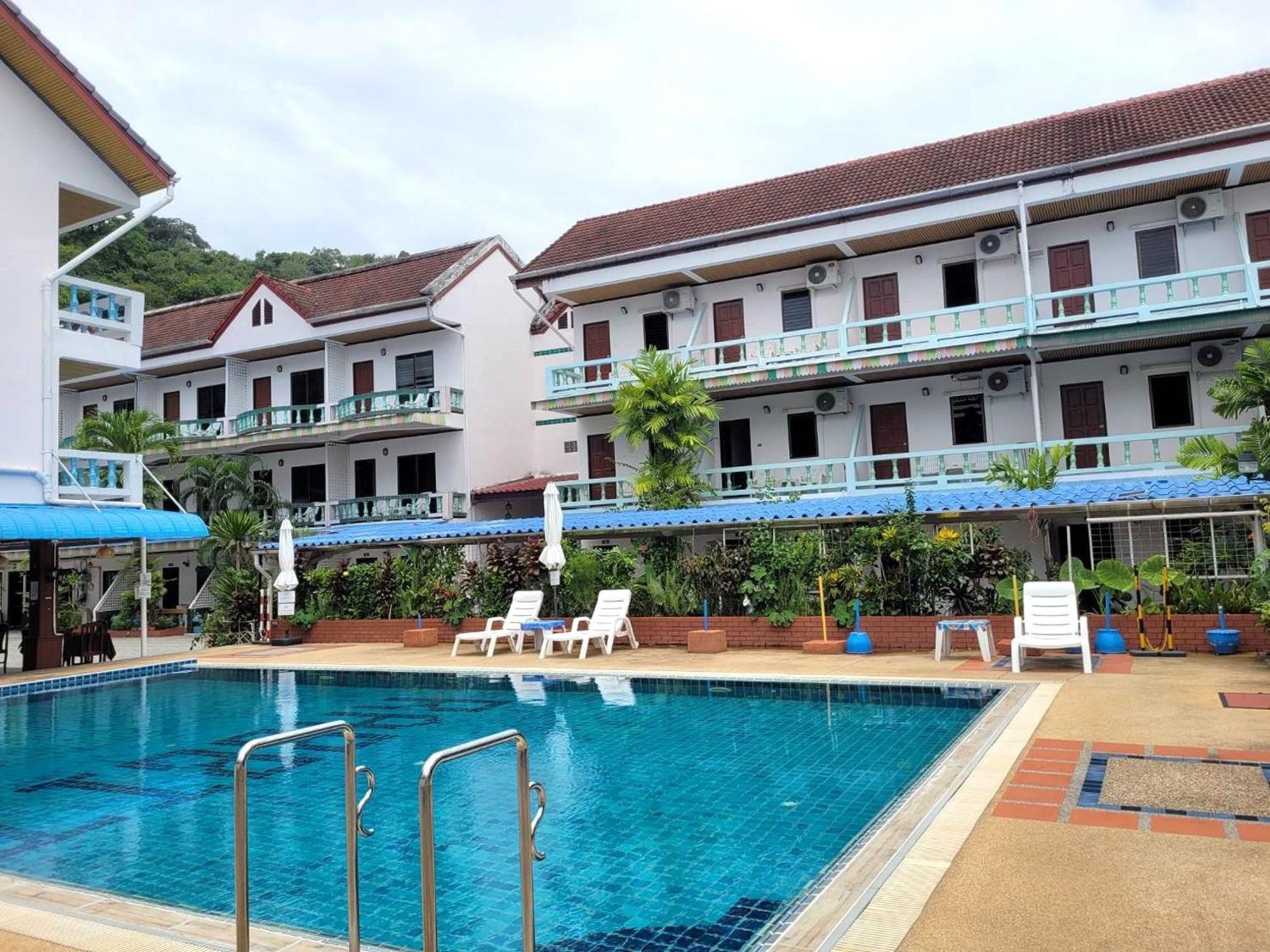 Rabbit Mansion Patong Hotel Exterior photo