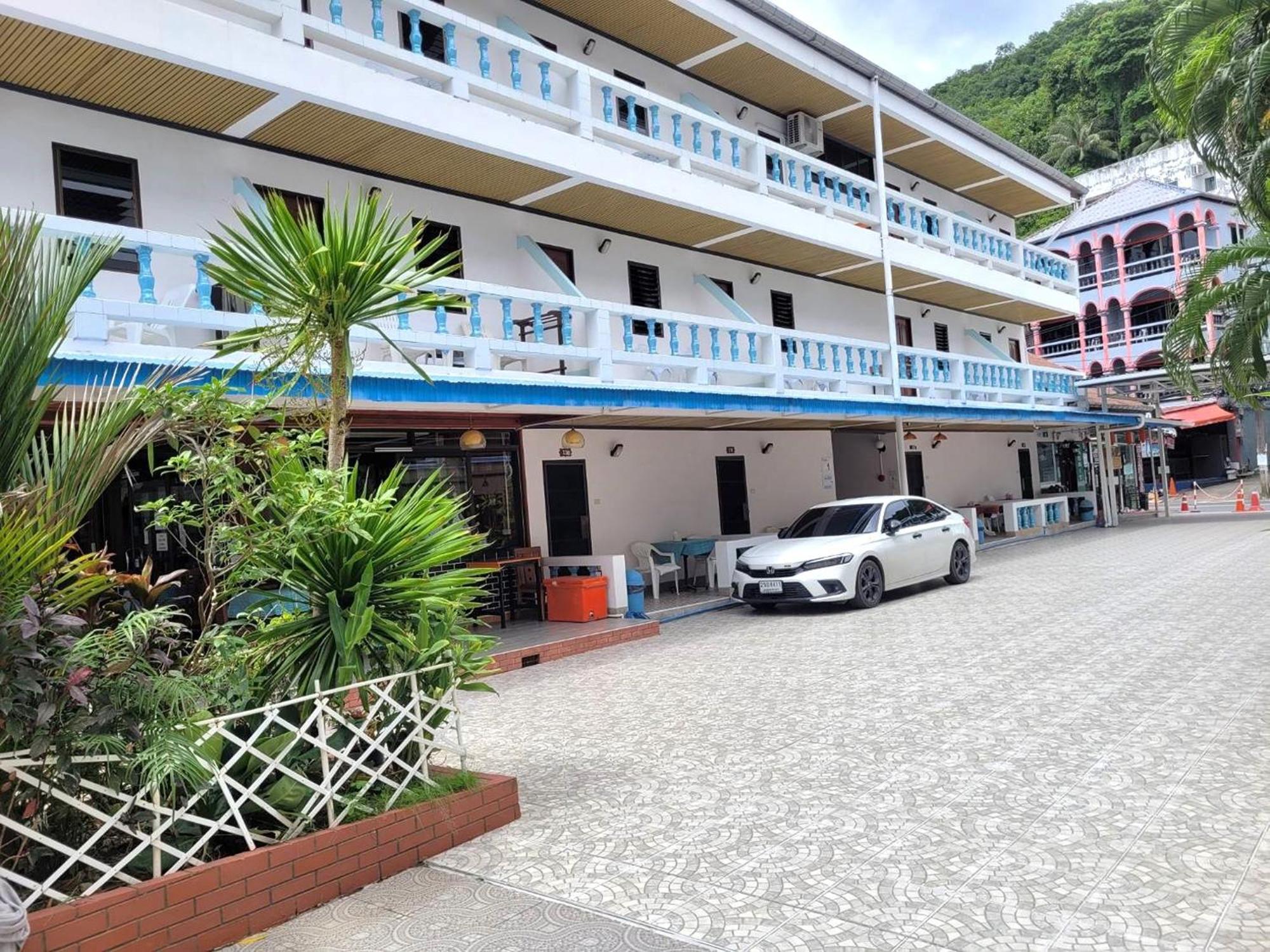 Rabbit Mansion Patong Hotel Exterior photo